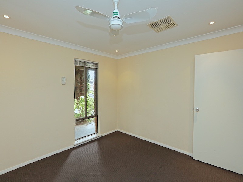 4 Rowsley Way, Carine WA 6020