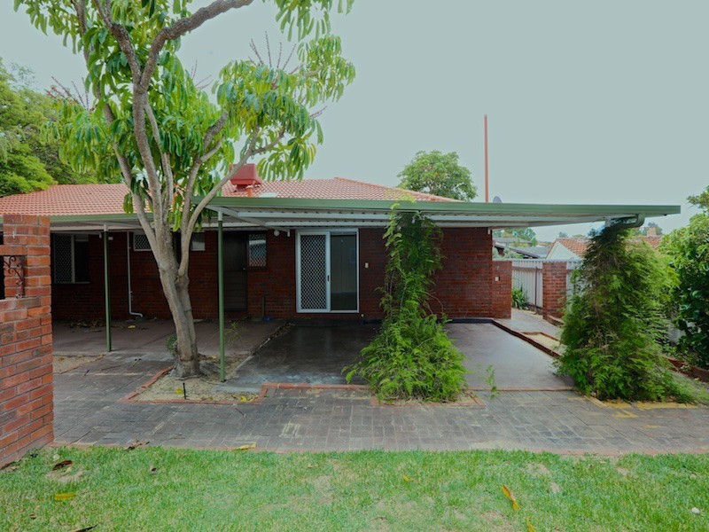 4 Rowsley Way, Carine WA 6020