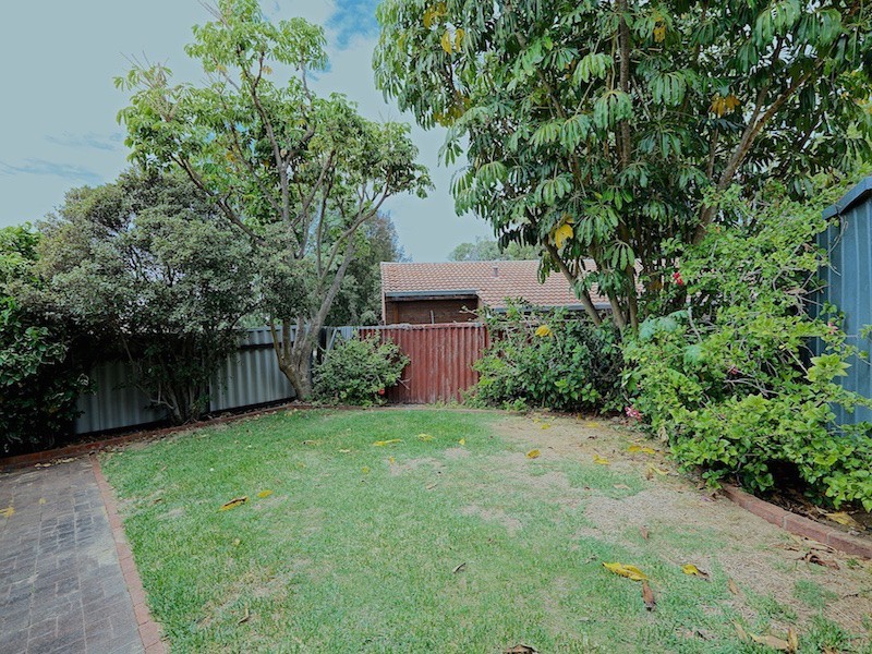 4 Rowsley Way, Carine WA 6020