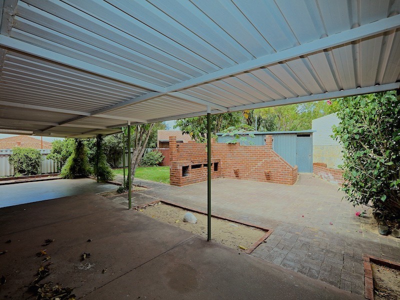 4 Rowsley Way, Carine WA 6020