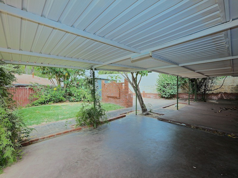 4 Rowsley Way, Carine WA 6020
