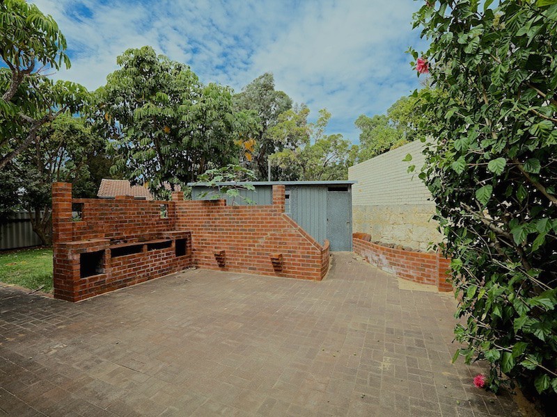 4 Rowsley Way, Carine WA 6020