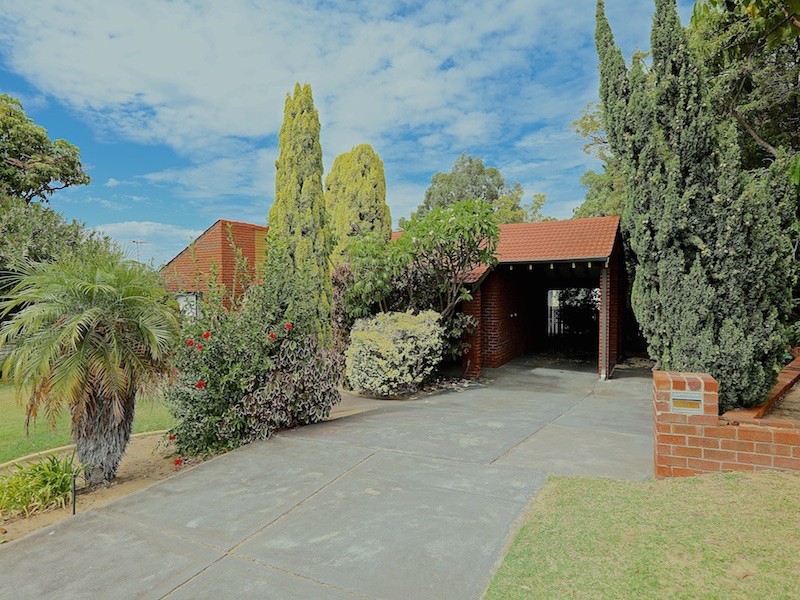 4 Rowsley Way, Carine WA 6020