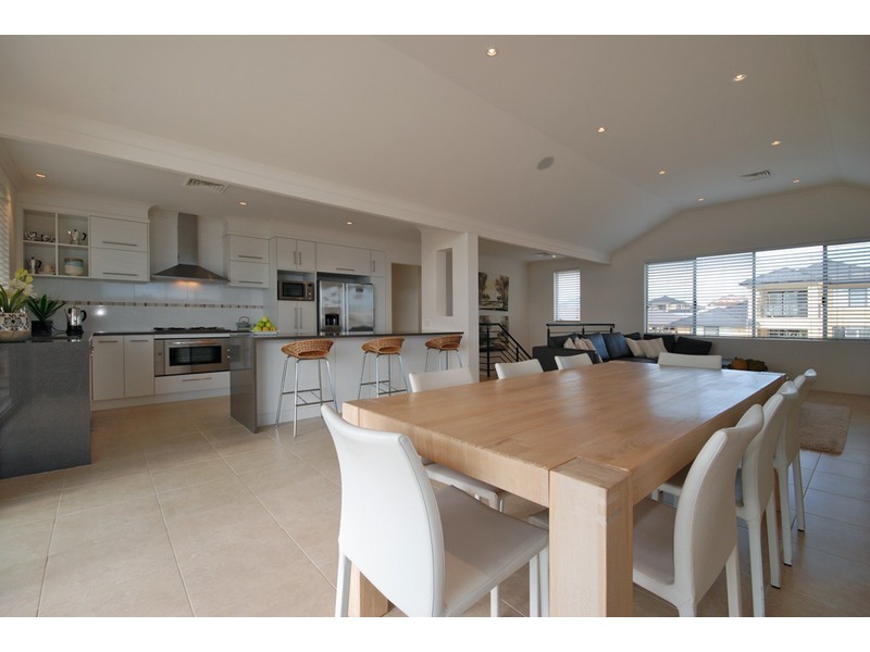 453 Burns Beach Road, Iluka WA 6028