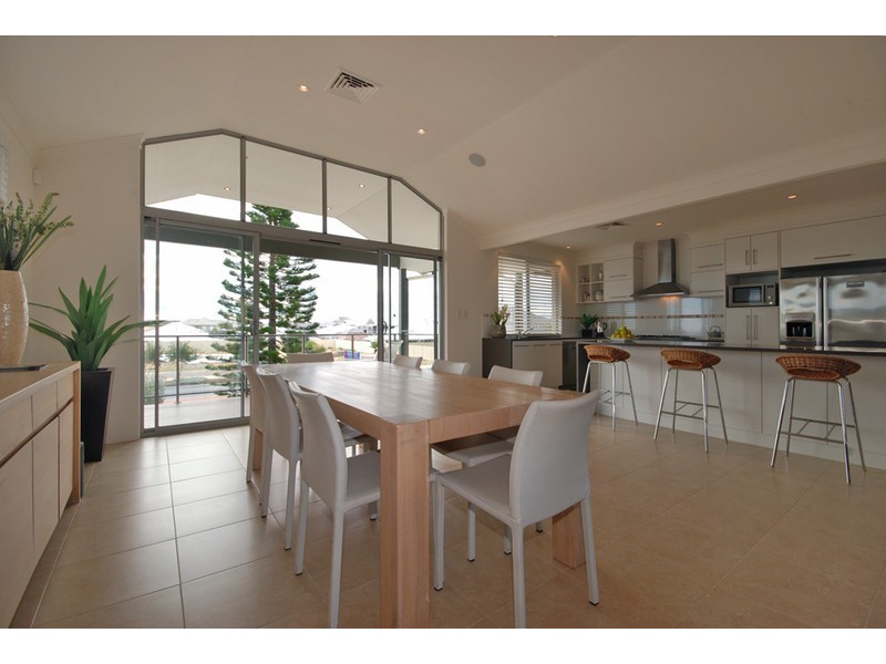 453 Burns Beach Road, Iluka WA 6028