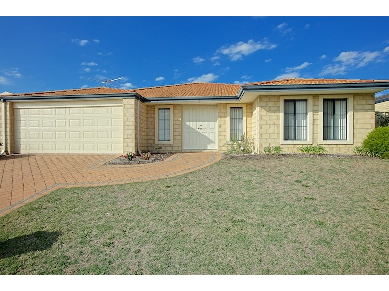 9 Allanbi Circle, Carramar WA 6031