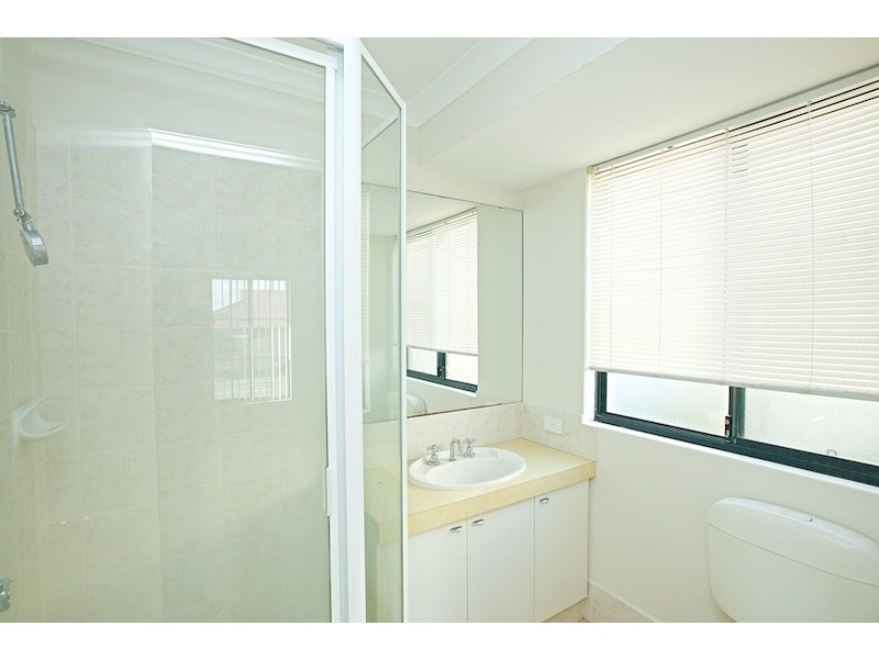 9 Allanbi Circle, Carramar WA 6031