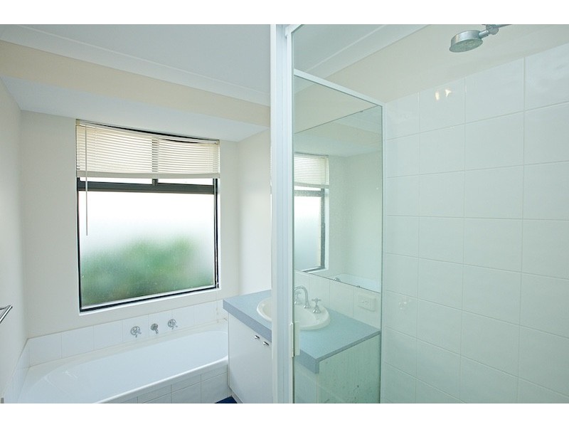 9 Allanbi Circle, Carramar WA 6031