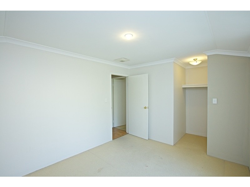 9 Allanbi Circle, Carramar WA 6031