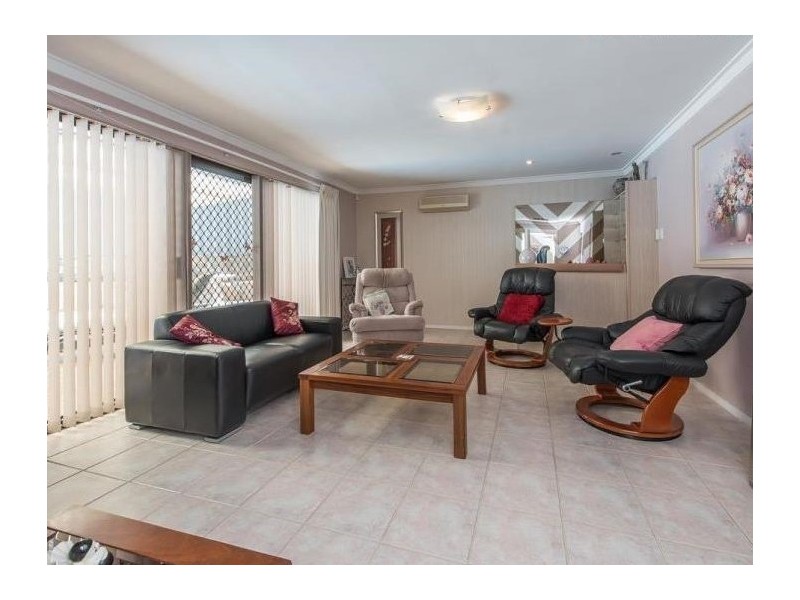 8 Rowsley Way, Carine WA 6020
