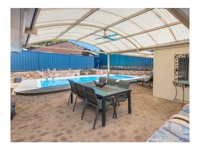 8 Rowsley Way, Carine WA 6020