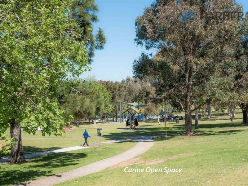 8 Rowsley Way, Carine WA 6020