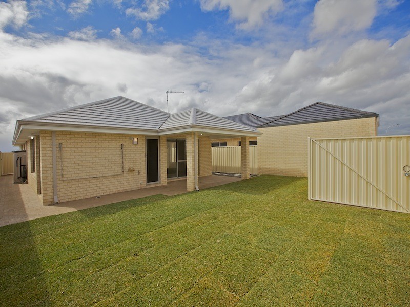 63 Tissington Drive, Darch WA 6065
