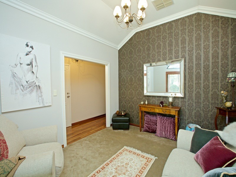 16 Waterview Drive, Woodvale WA 6026