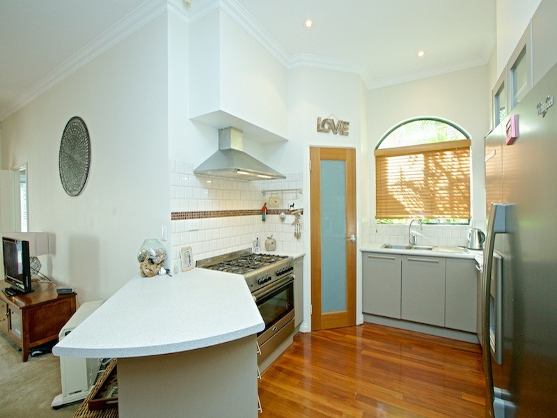 16 Waterview Drive, Woodvale WA 6026