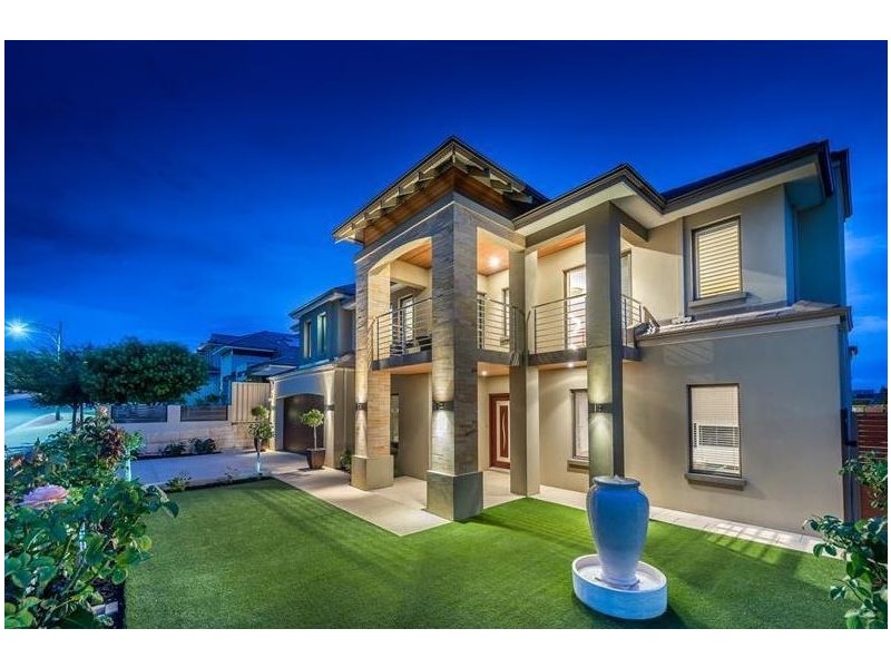 19 Tulum Approach, Iluka WA 6028