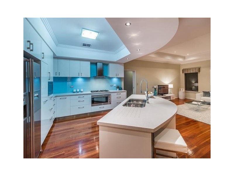 19 Tulum Approach, Iluka WA 6028