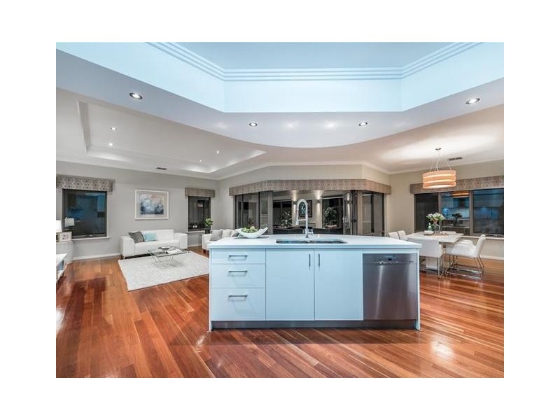 19 Tulum Approach, Iluka WA 6028