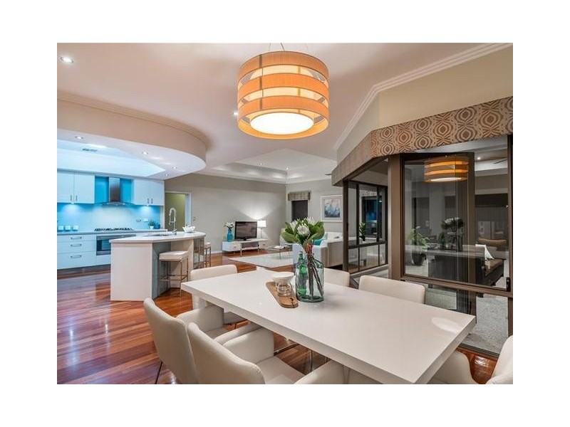 19 Tulum Approach, Iluka WA 6028