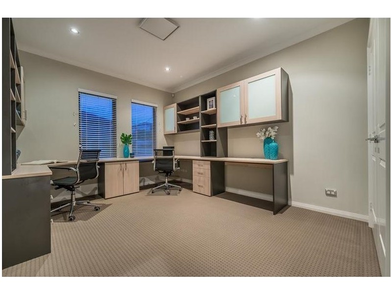 19 Tulum Approach, Iluka WA 6028