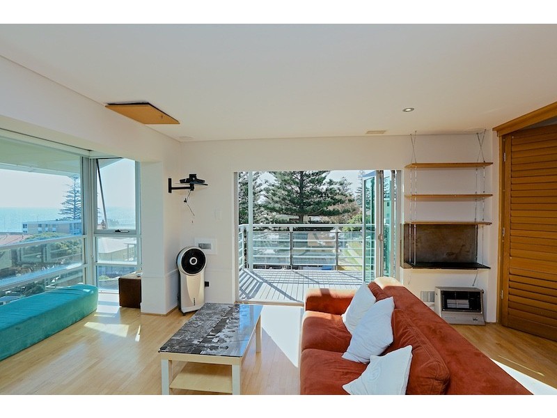 9/11 Rosendo Street, Cottesloe WA 6011