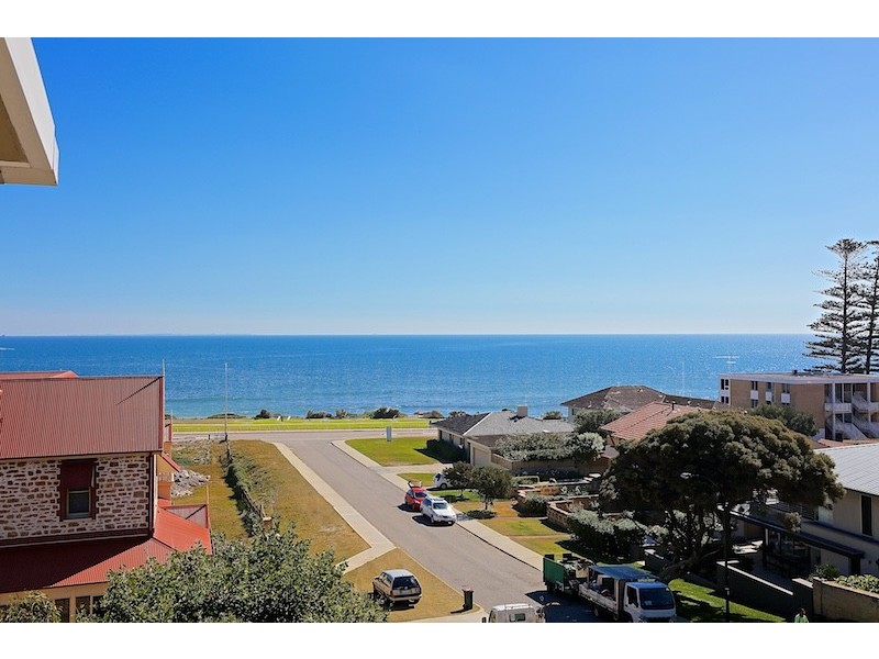 9/11 Rosendo Street, Cottesloe WA 6011
