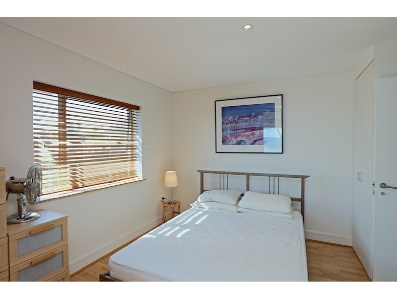 9/11 Rosendo Street, Cottesloe WA 6011