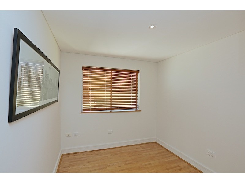 9/11 Rosendo Street, Cottesloe WA 6011