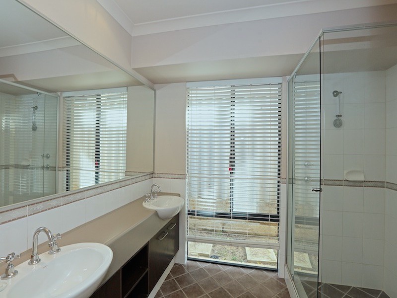 8 Moonflight Crescent, Iluka WA 6028