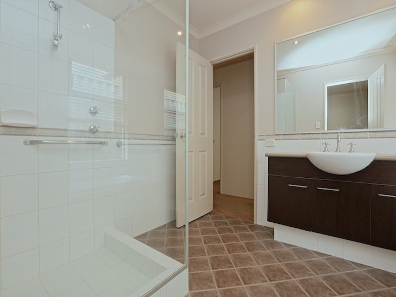 8 Moonflight Crescent, Iluka WA 6028