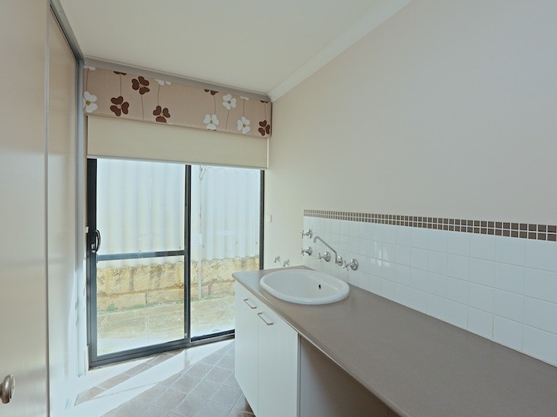 8 Moonflight Crescent, Iluka WA 6028