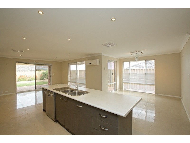 4 Fedamore Approach, Ridgewood WA 6030