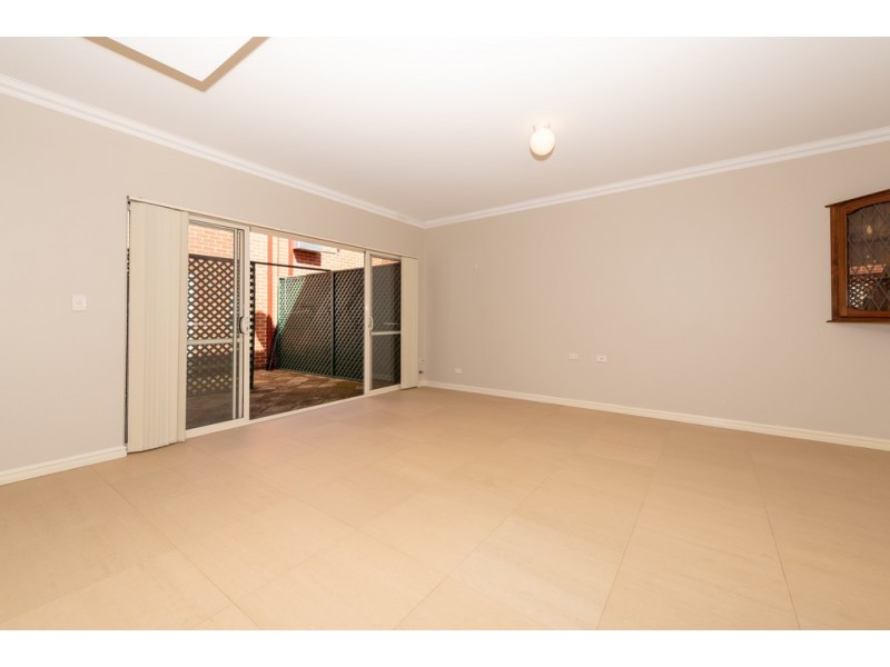1B/27 Hammersmith Court, Joondalup WA 6027