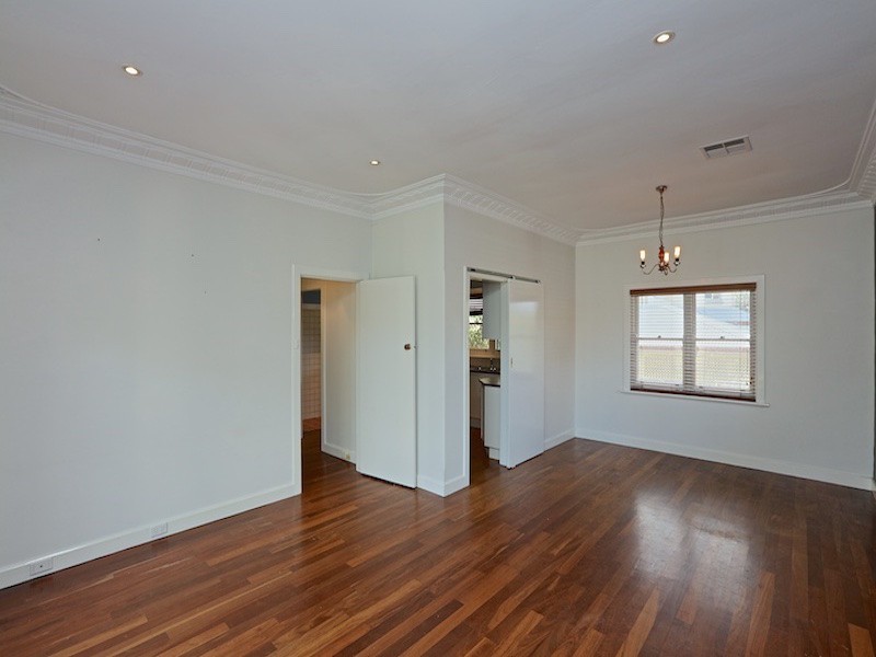 38 Beaconsfield Street, St James WA 6102