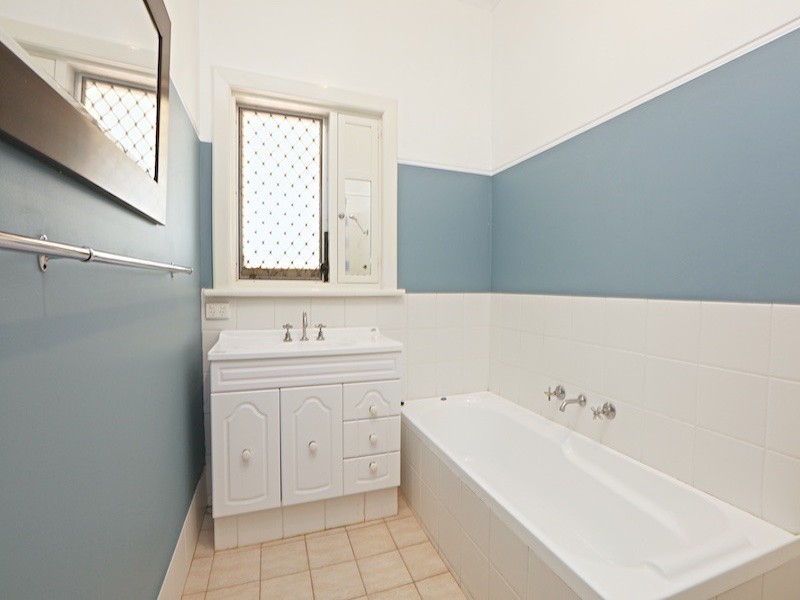 38 Beaconsfield Street, St James WA 6102