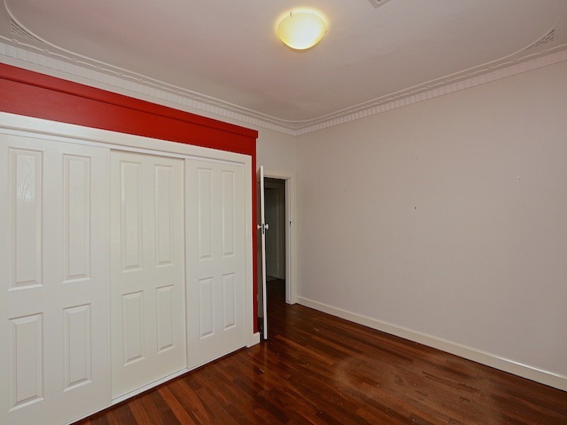 38 Beaconsfield Street, St James WA 6102