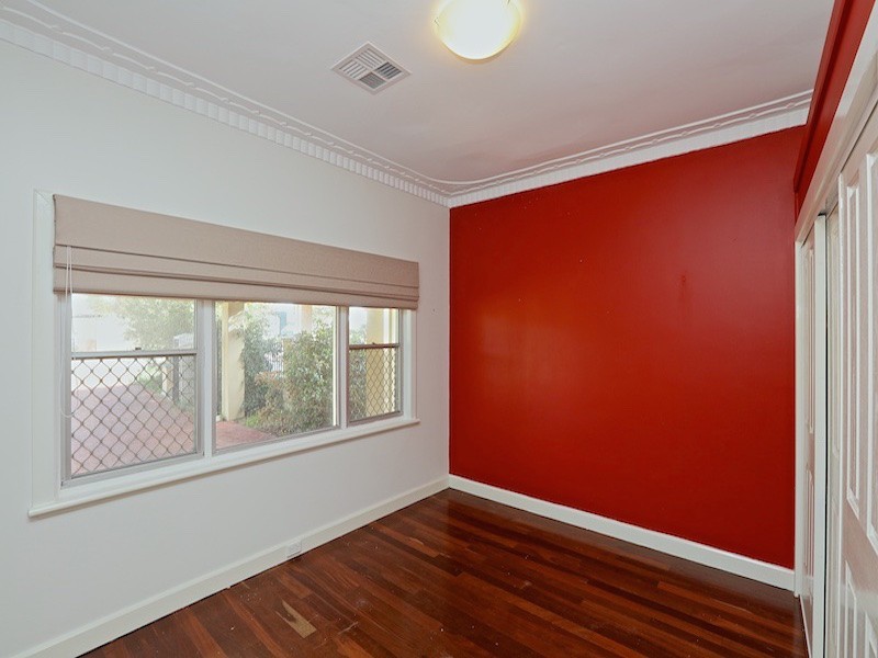 38 Beaconsfield Street, St James WA 6102