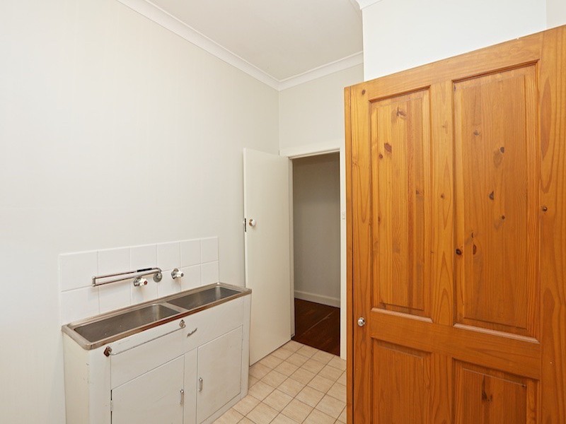 38 Beaconsfield Street, St James WA 6102