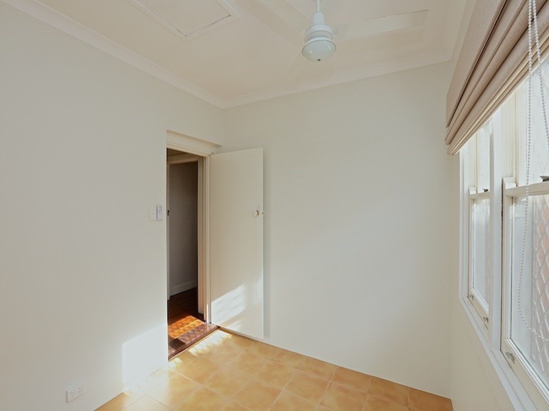 38 Beaconsfield Street, St James WA 6102