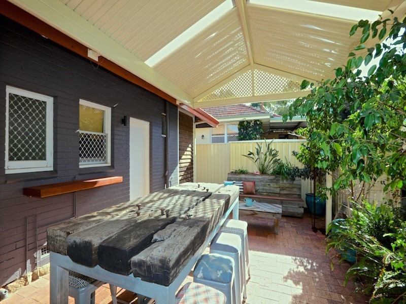 38 Beaconsfield Street, St James WA 6102