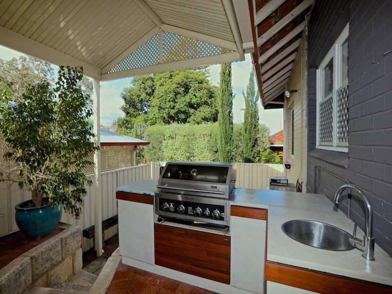 38 Beaconsfield Street, St James WA 6102