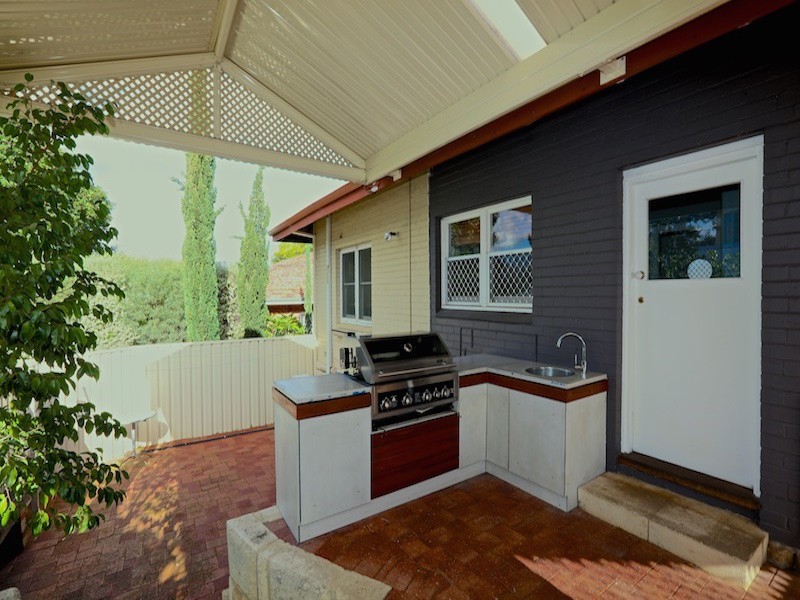 38 Beaconsfield Street, St James WA 6102