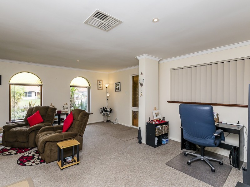 12 Redfin Crescent, Beldon WA 6027