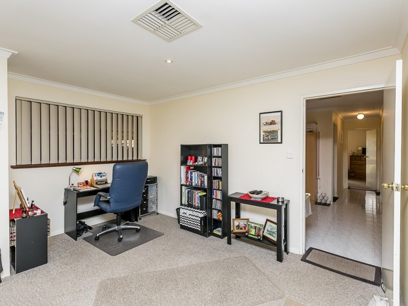 12 Redfin Crescent, Beldon WA 6027