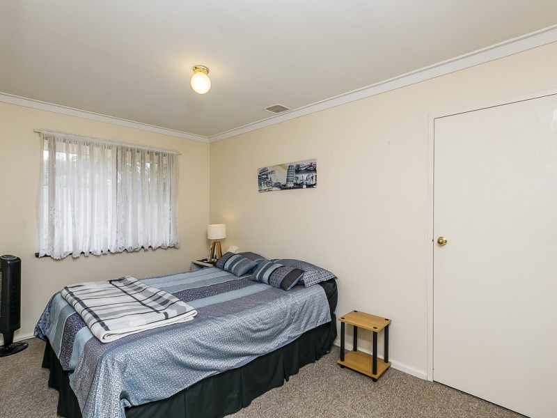 12 Redfin Crescent, Beldon WA 6027