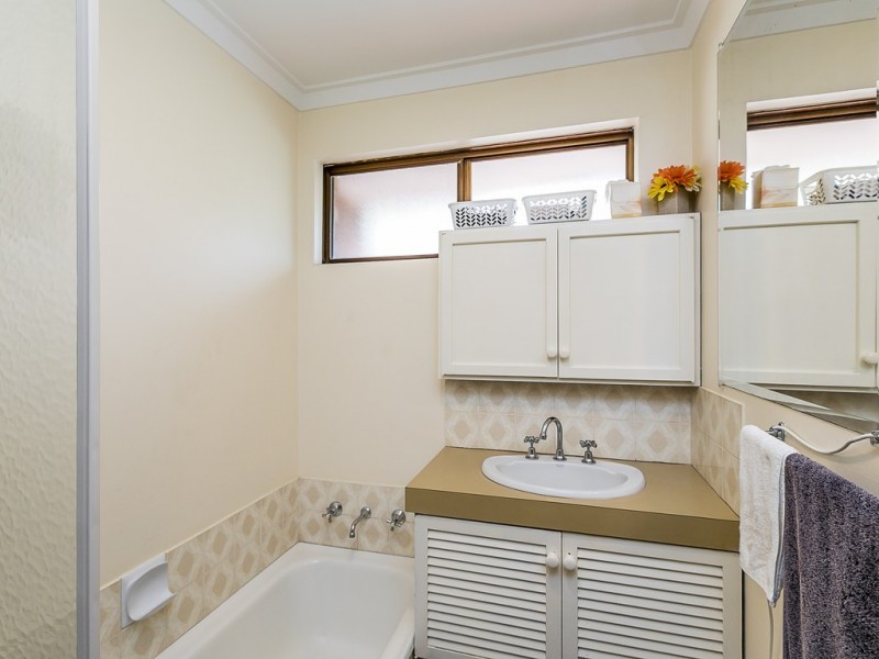 12 Redfin Crescent, Beldon WA 6027