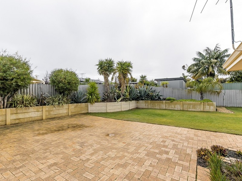 12 Redfin Crescent, Beldon WA 6027