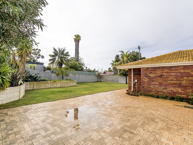 12 Redfin Crescent, Beldon WA 6027