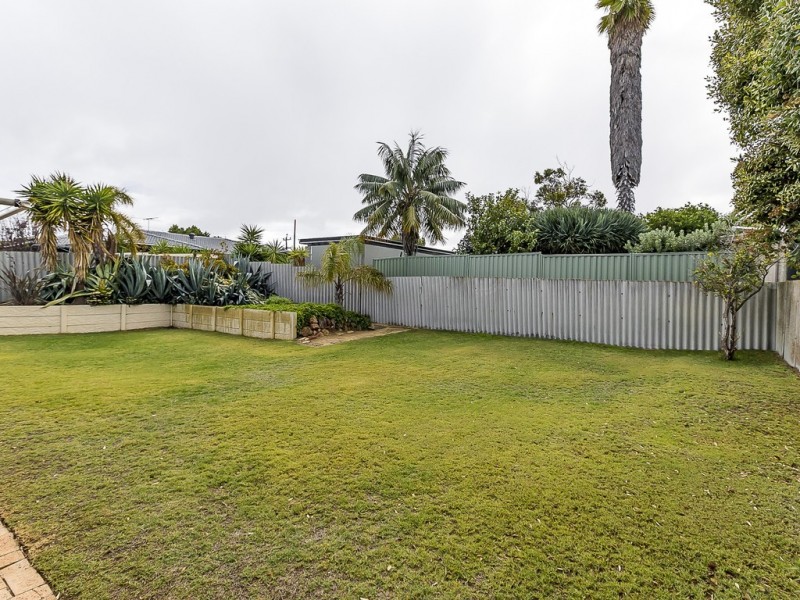 12 Redfin Crescent, Beldon WA 6027