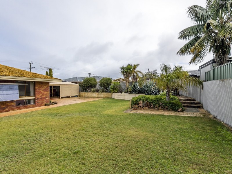 12 Redfin Crescent, Beldon WA 6027